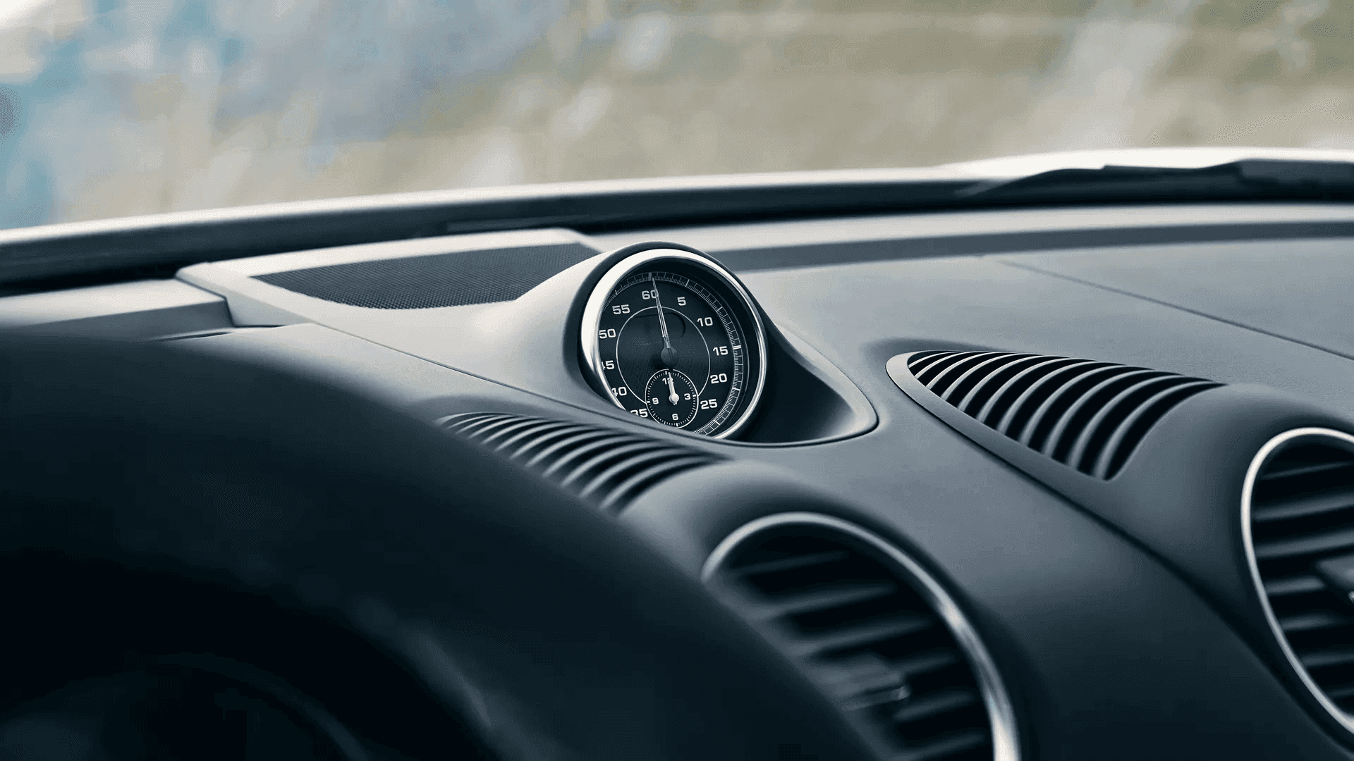 2020 Porsche 718 Spyder Interior