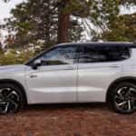2025MitsubishiOutlanderPlug-InHybrid-exterior-01