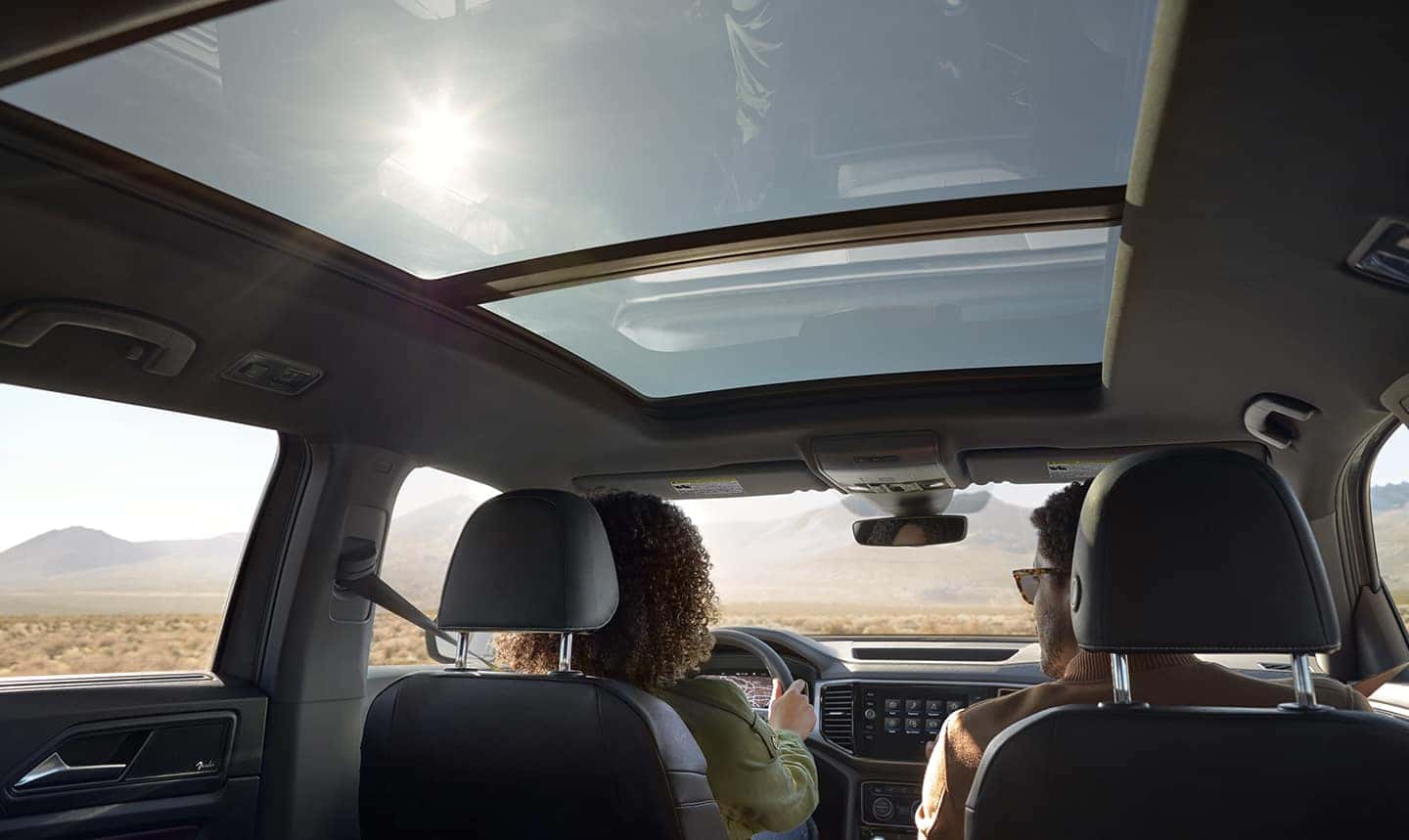 2023 Volkswagen Atlas Steering Wheel and Dashboard