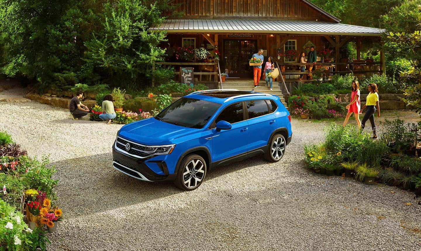 Black 2023 Volkswagen Atlas Front on a Street