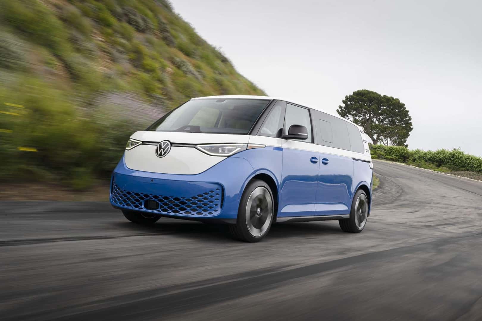 2025 Volkswagen ID Buzz Racing Beside A Gigantic Hill