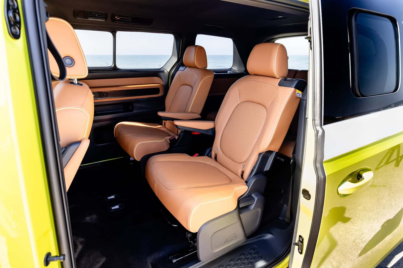 2025 Volkswagen ID.Buzz Copper interior
