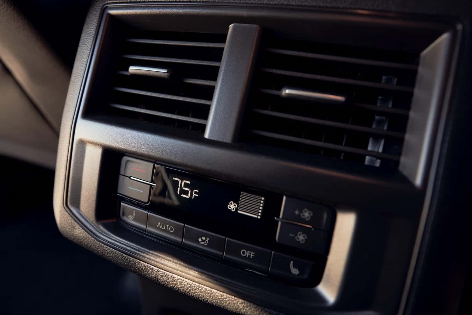 2021 Volkswagen Atlas rear climate control vents