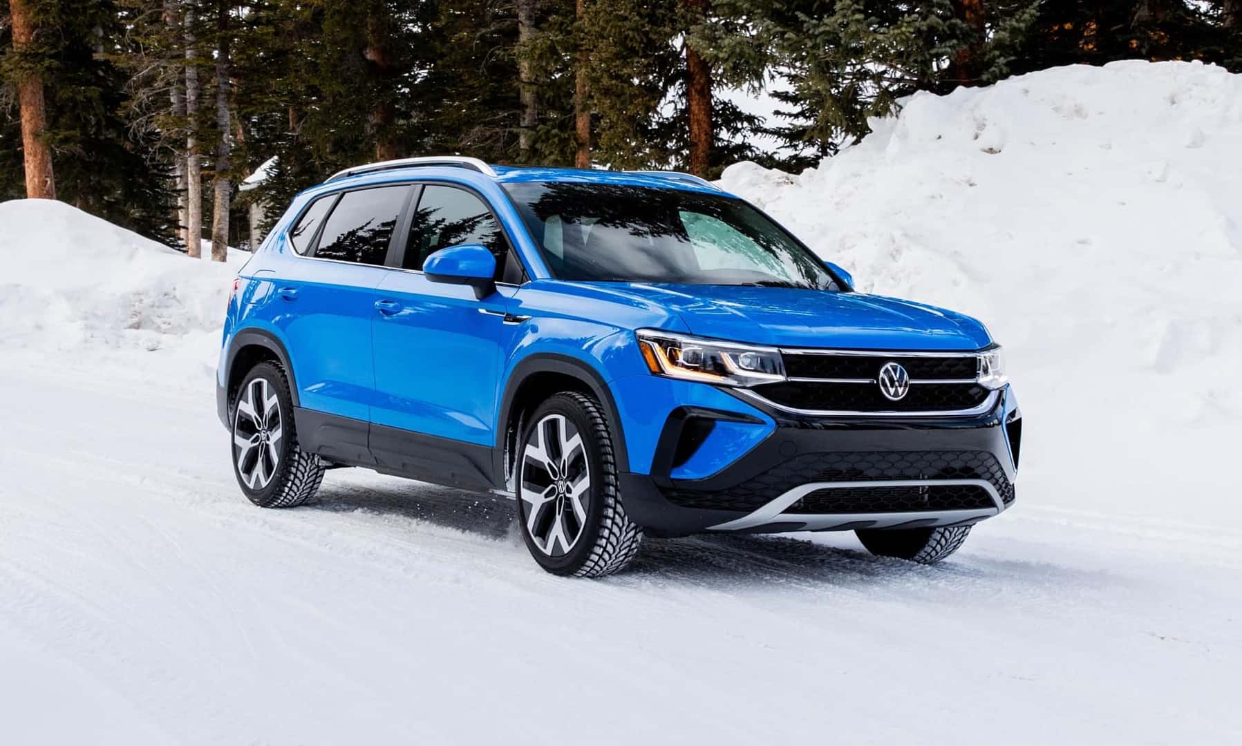 2024 Volkswagen Taos Cornflower Blue winter