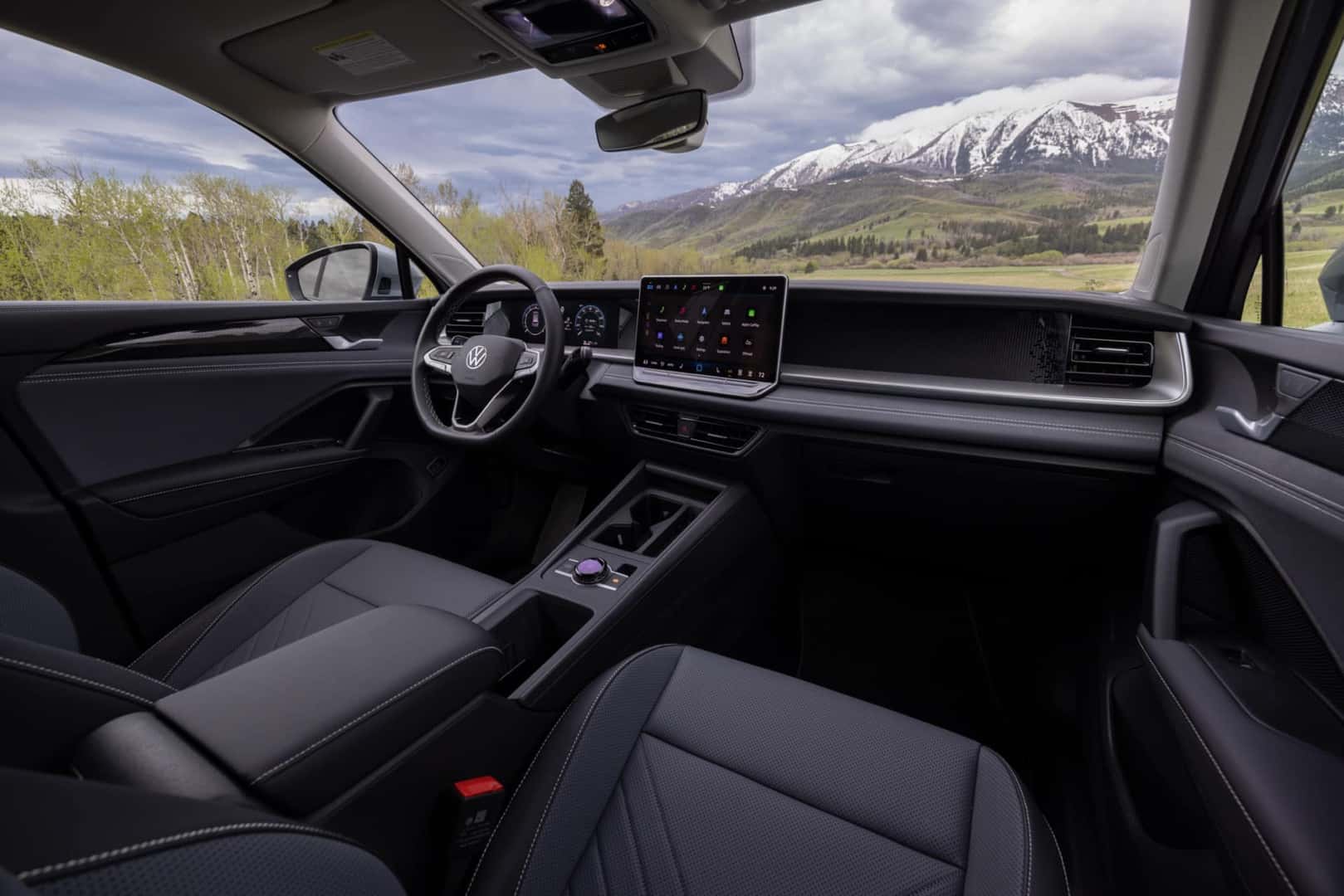 2025 Volkswagen Tiguan front row interior