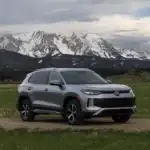 2025 VW Tiguan SE parked in front of mountains