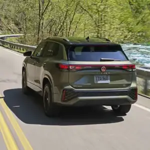 2026 VW Tiguan Rear End View