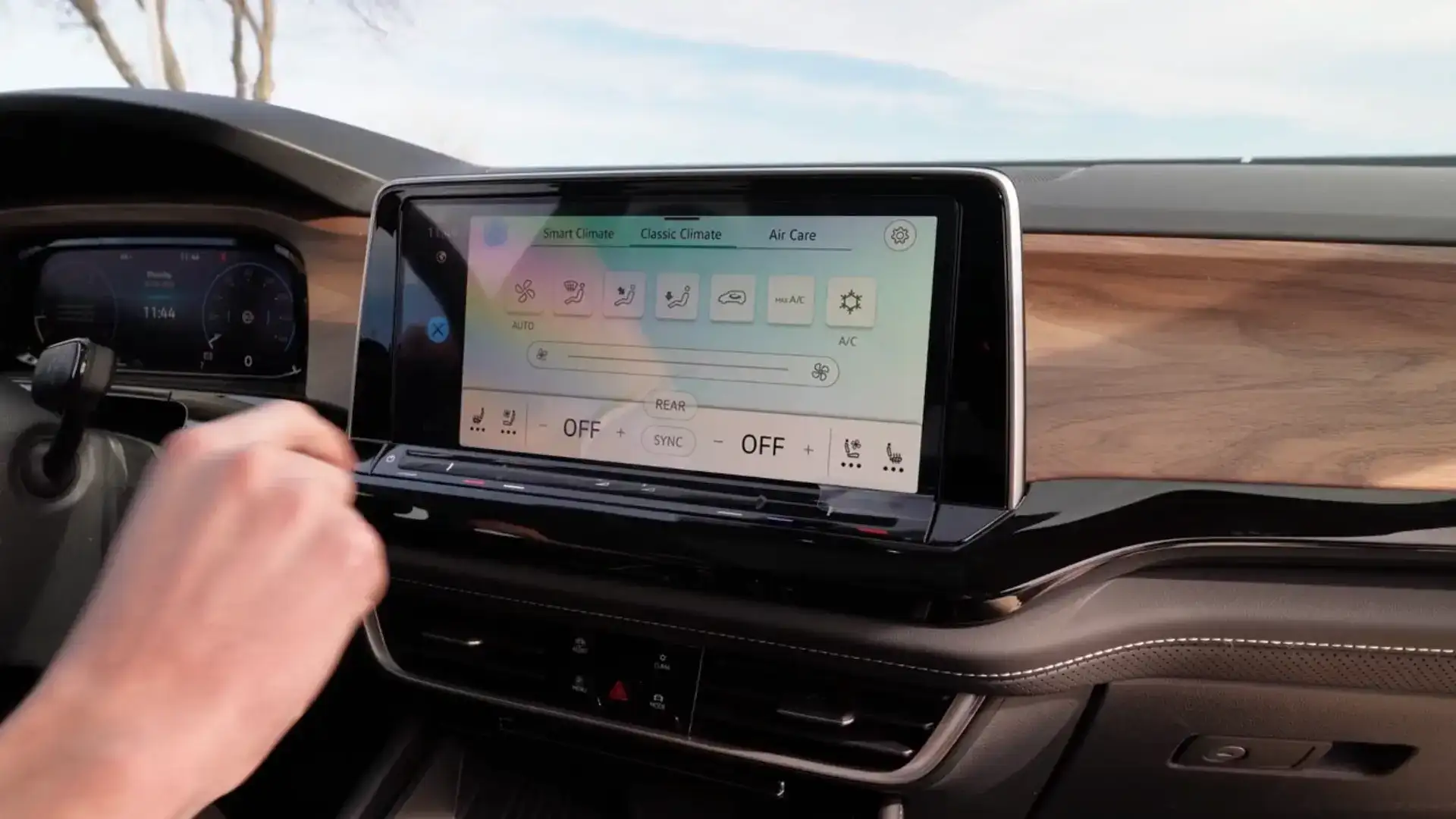 2026 VW Atlas Climate Screen