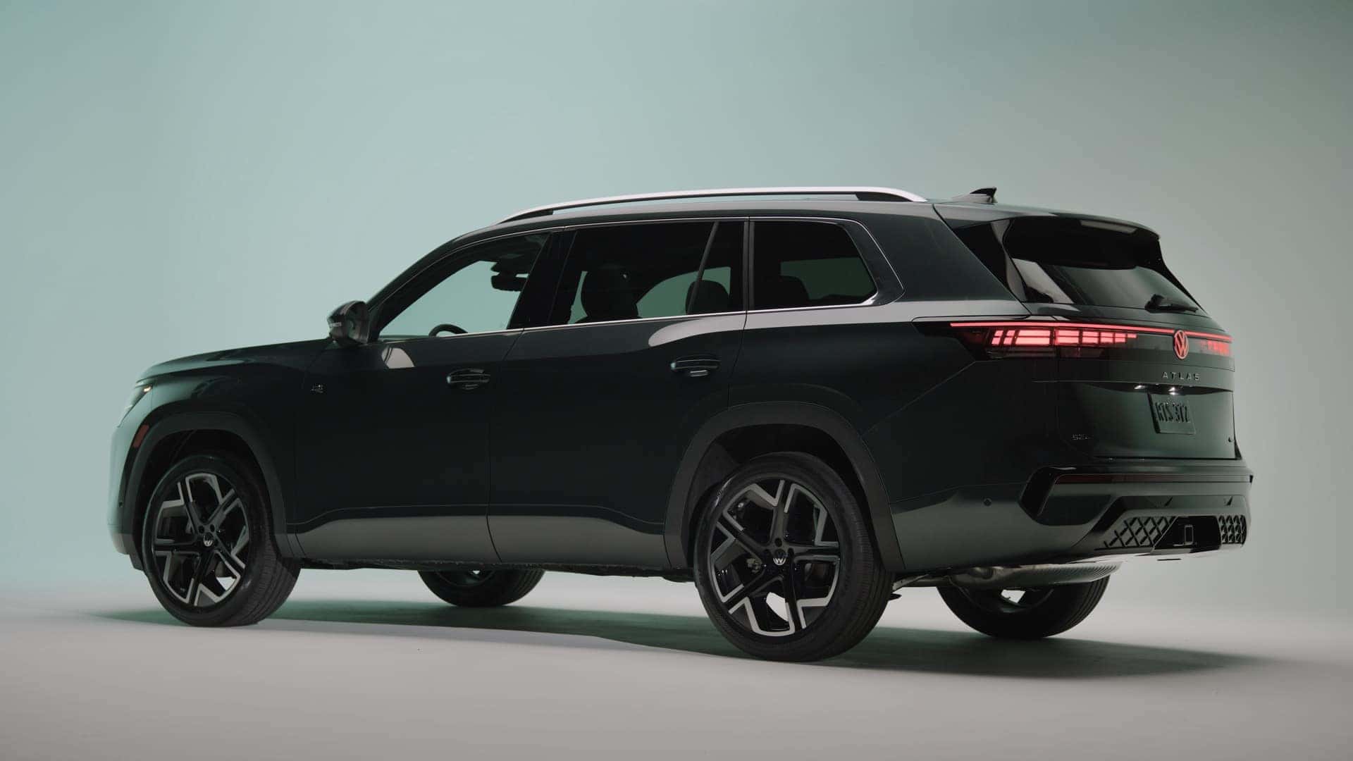 2026 VW Atlas R-Line Driver's Side View