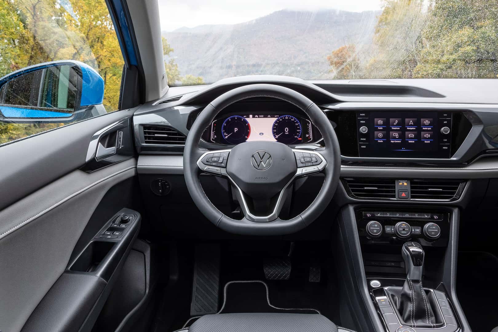 Volkswagen Taos interior