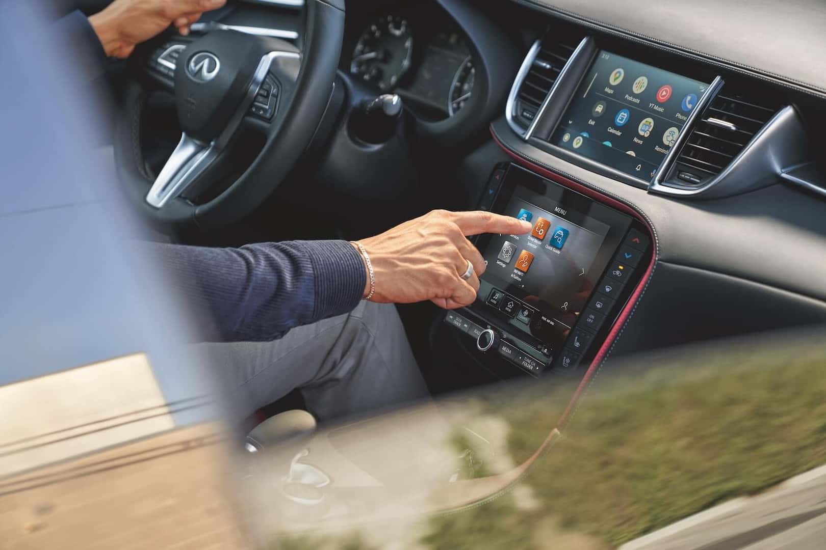 INFINITIT QX55 Interior Tech
