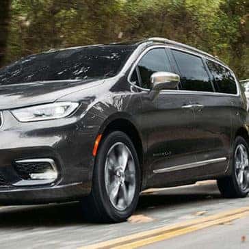 Chrysler Pacifica Pulling a boat