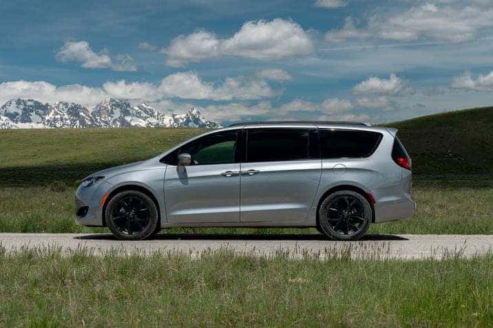 2020 chrysler hot sale van