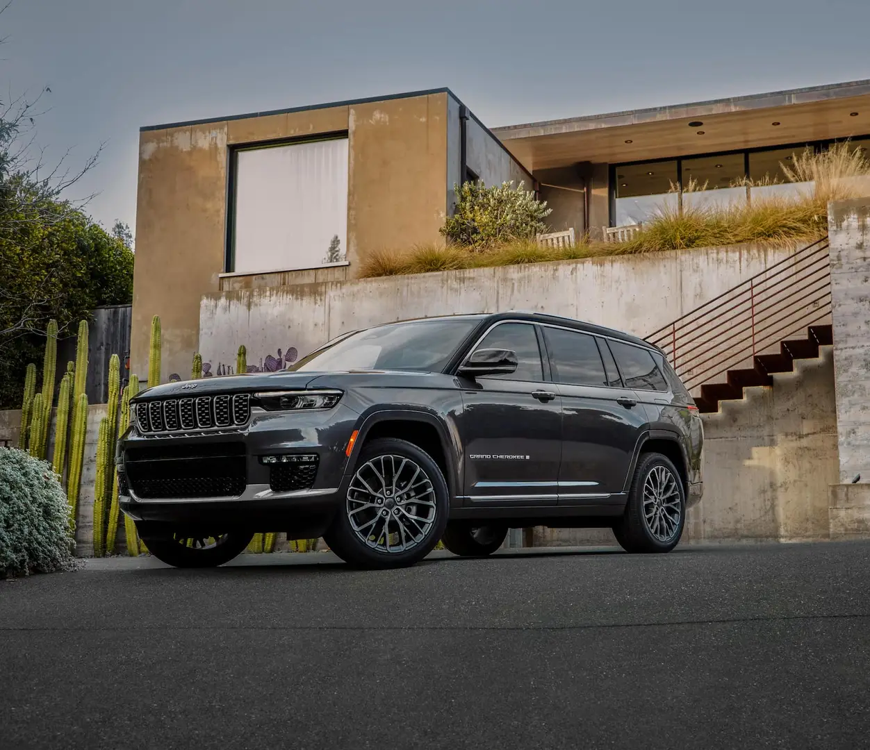 2021 Jeep Grand Cherokee Laredo Suv