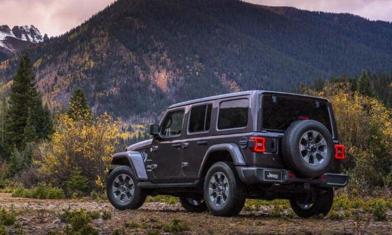 19Jeep Wrangler External Sunset Overl ooking Mountains