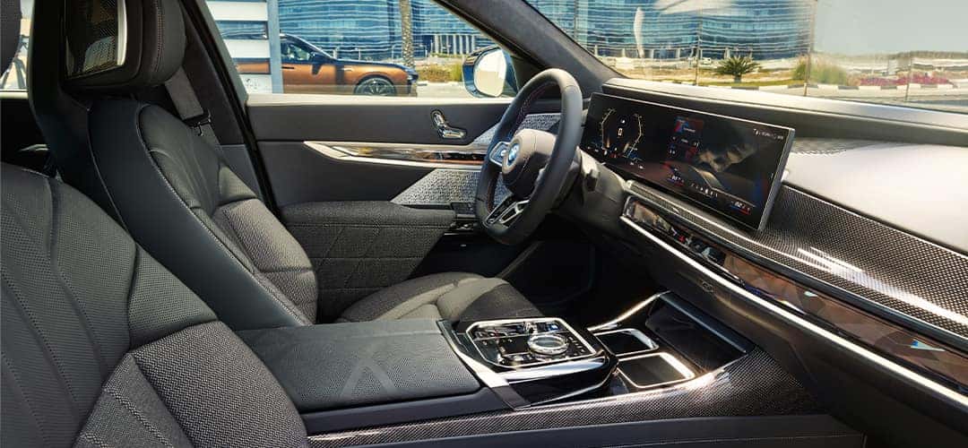 BMW i7 M70