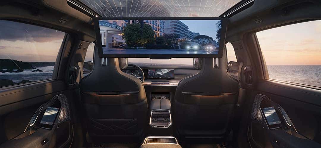 BMW i7 M70