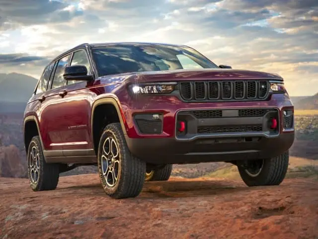 Jeep Grand Cherokee vs. Toyota Highlander | Performance CDJR