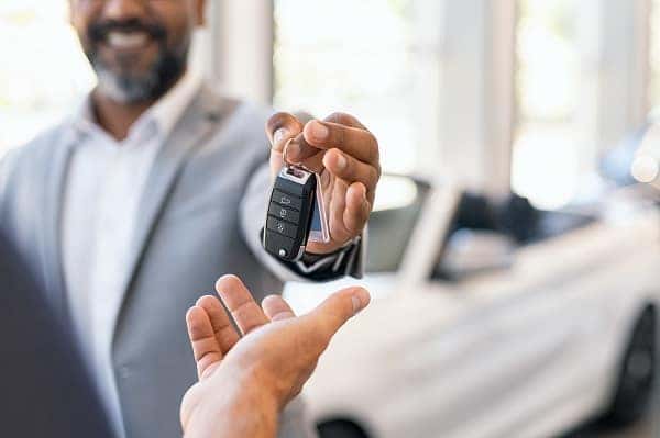 buying vs leasing a new car