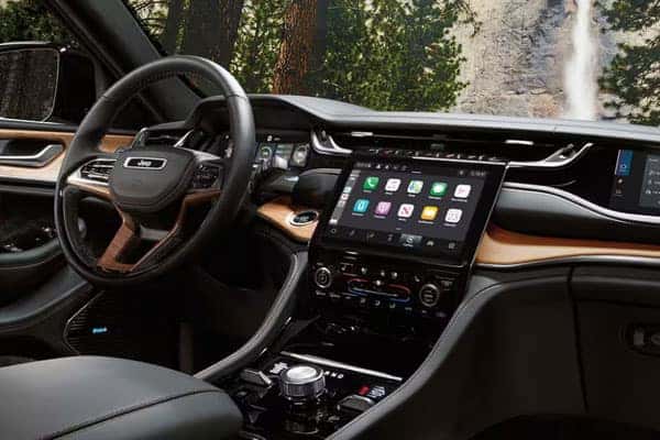 2024 Grand Cherokee Interior