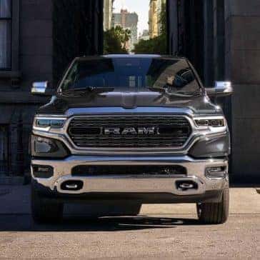 2019-Ram-1500-drives-down-city-alley