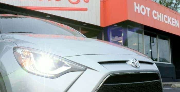 2020 Toyota Yaris auto on/off LED headlights