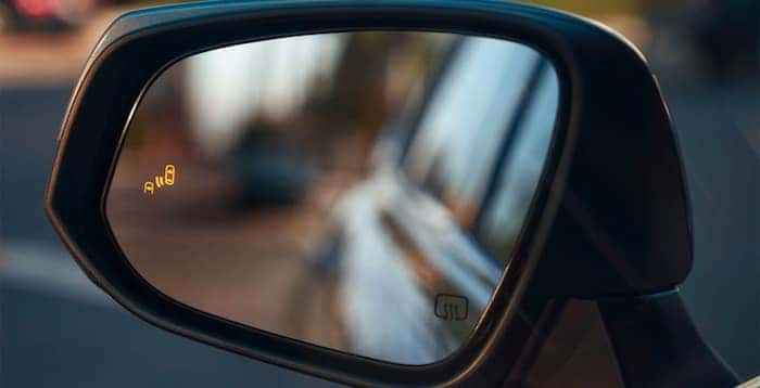 2020 Toyota Highlander Blind Spot Monitor with Rear Cross-Traffic Alert